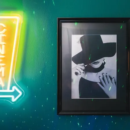 Noor - Golden Mood Or Cinema Luxe * Грац